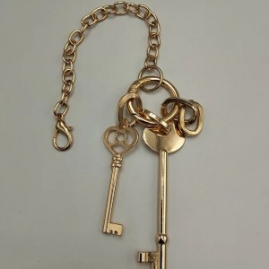 Sallantılı Anahtarlı Model Çanta Charm Aksesuarı 1 Adet - Gold