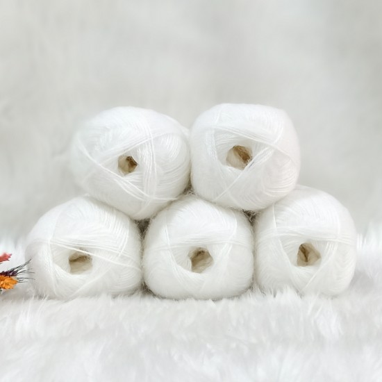500 gr PÖRRÖ %5 Mohair %10 Yün  İhraç Fazlası El Örgü İpi - Beyaz
